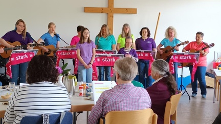 2025-05-24-GiJuLo-SingeFrühstück-00020